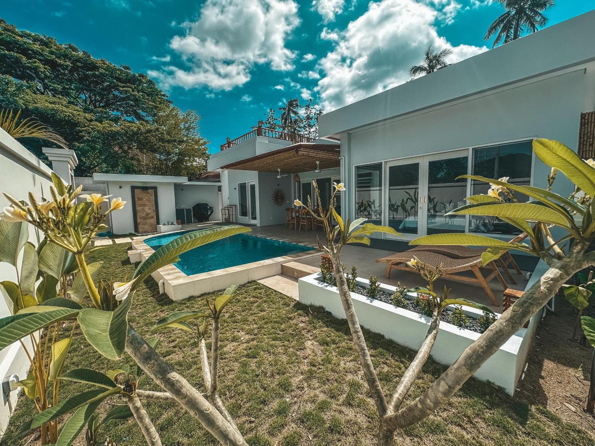 Tropik Resort Lombok 셀롱 벨라낙 객실 사진